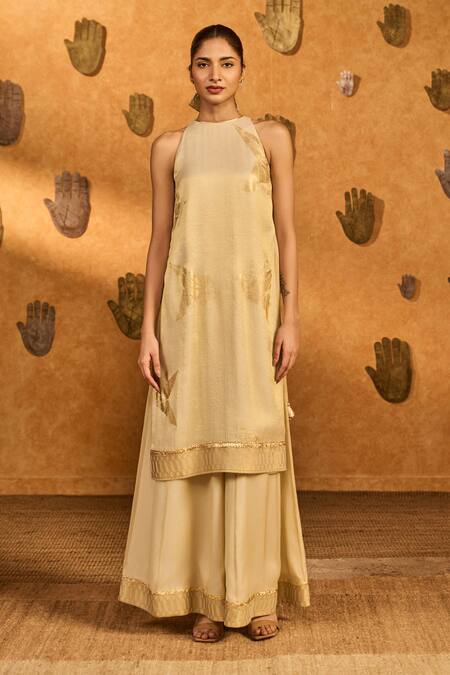 Masaba Ivory Tissue, Organza Foil Printing, Paper Breeze Kurta And Sharara Set Online at Aza Fashions Masaba_Ivory Tissue, Organza Foil Printing, Paper Breeze Kurta And Sharara Set _Online_at_Aza_Fashions