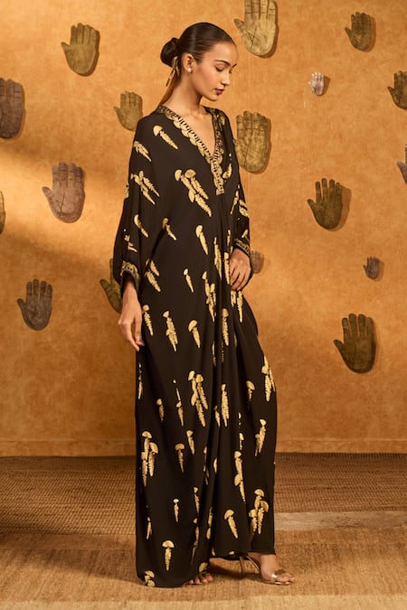 Buy_Masaba_Black Crepe, Silk Foil Printing V-neck Cherry Vine Kaftan _Online_at_Aza_Fashions