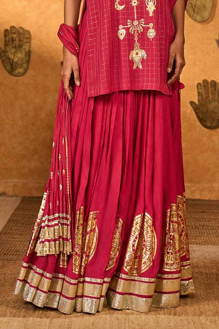 Buy_Masaba_Red Silk Foil Printing, Tassels Halter Neck Raspberry Moonfish Kurta Skirt Set 
