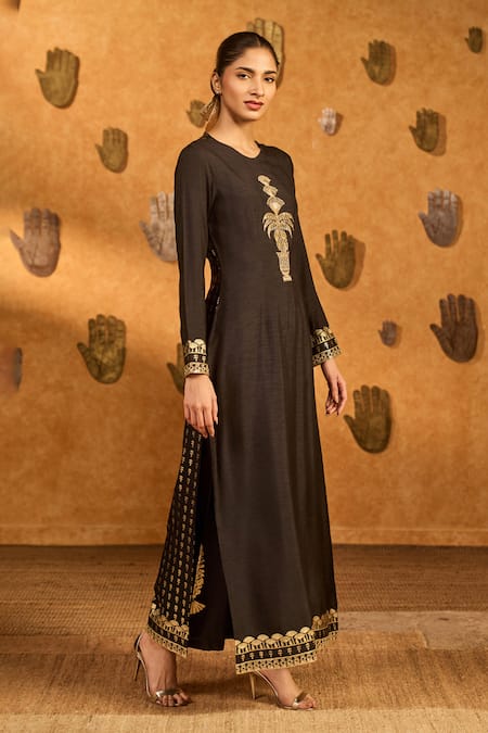 Masaba_Black Silk Embroidery, Foil Printing Round Neck Snowlight Kurta And Pant Set _Online_at_Aza_Fashions