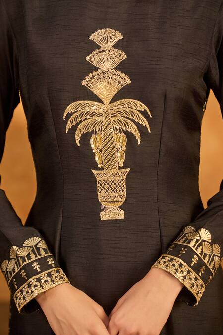 Masaba_Black Silk Embroidery, Foil Printing Round Neck Snowlight Kurta And Pant Set _at_Aza_Fashions