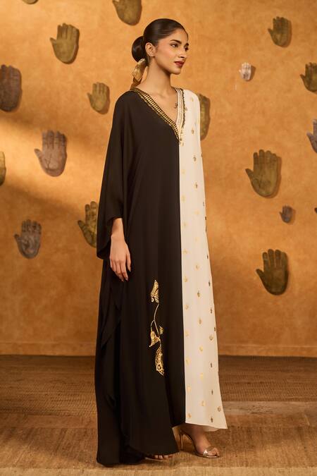 Masaba_Black Crepe Foil Printing, Lace, Sequins V-neck And White Heartbeat Kaftan _Online_at_Aza_Fashions