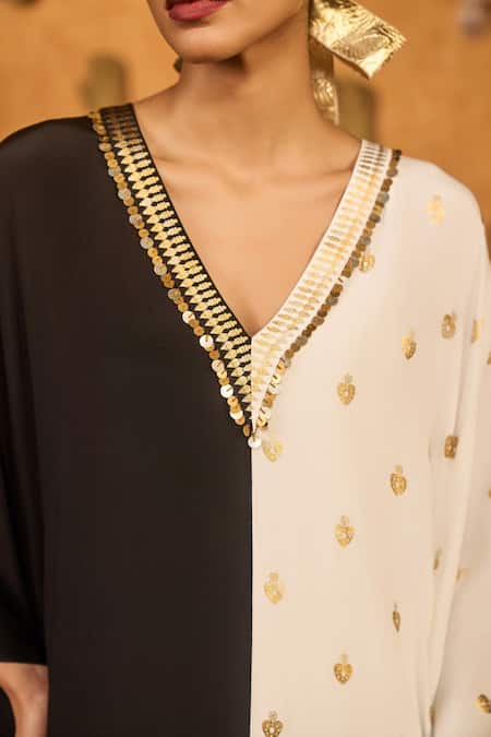 Buy_Masaba_Black Crepe Foil Printing, Lace, Sequins V-neck And White Heartbeat Kaftan _Online_at_Aza_Fashions