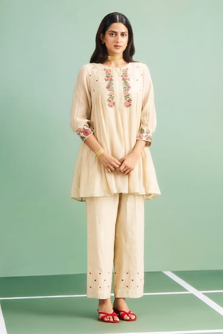 Purple Patch Chamomile Embroidered Tunic Set 