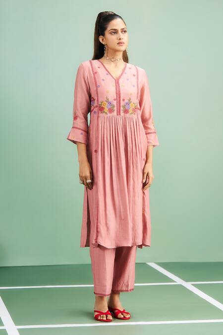 Purple Patch_Pink Chanderi Silk, Shantoon Embroidery V-neck Begonia Kurta And Pant Set _Online_at_Aza_Fashions