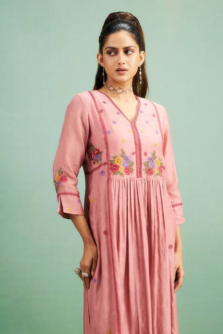 Purple Patch_Pink Chanderi Silk, Shantoon Embroidery V-neck Begonia Kurta And Pant Set _at_Aza_Fashions