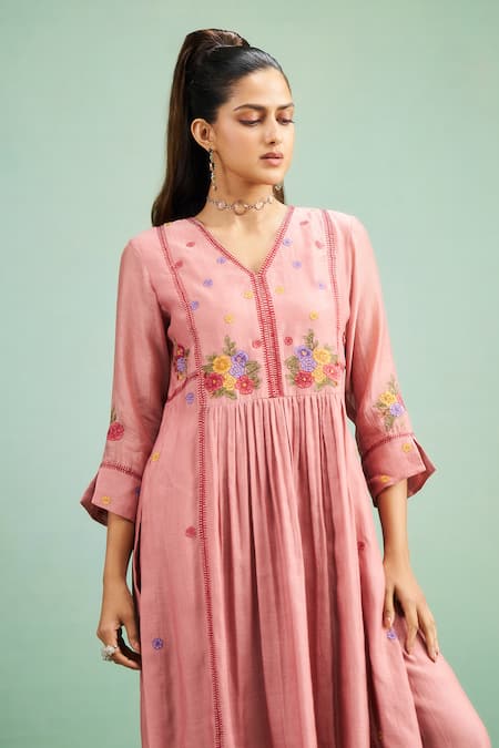 Buy_Purple Patch_Pink Chanderi Silk, Shantoon Embroidery V-neck Begonia Kurta And Pant Set 