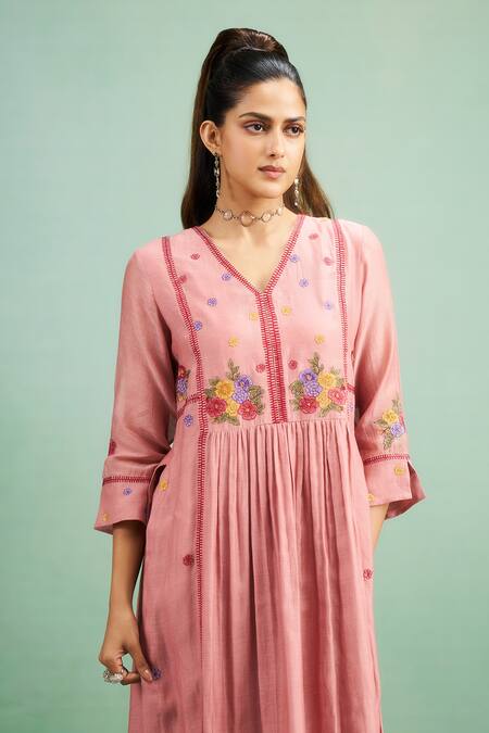 Shop_Purple Patch_Pink Chanderi Silk, Shantoon Embroidery V-neck Begonia Kurta And Pant Set 