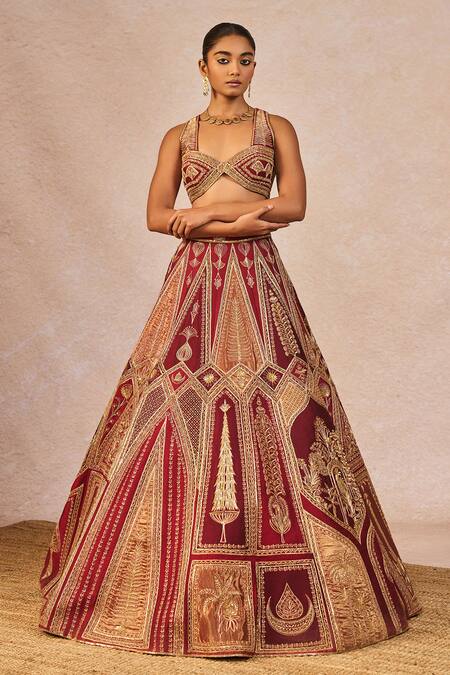 Buy Masaba Red Tissue, Silk, Organza Tenu Takdi Ravah 12 Kalis Bridal Lehenga Set Buy_Masaba_Red Tissue, Silk, Organza Tenu Takdi Ravah 12 Kalis Bridal Lehenga Set