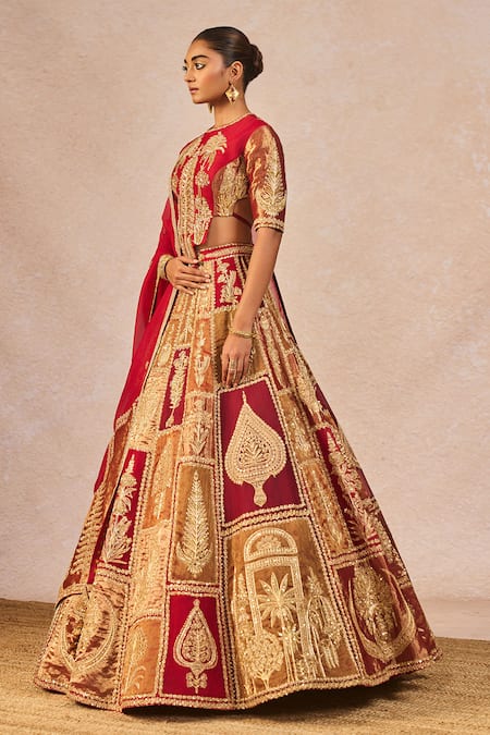 Masaba Red Tissue, Organza Embroidery, Dil Ke Pass 12 Kalis Bridal Lehenga Set at Aza Fashions Masaba_Red Tissue, Organza Embroidery, Dil Ke Pass 12 Kalis Bridal Lehenga Set _at_Aza_Fashions