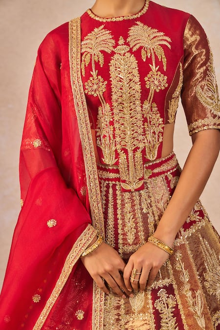 Shop Masaba Red Tissue, Organza Embroidery, Dil Ke Pass 12 Kalis Bridal Lehenga Set Shop_Masaba_Red Tissue, Organza Embroidery, Dil Ke Pass 12 Kalis Bridal Lehenga Set