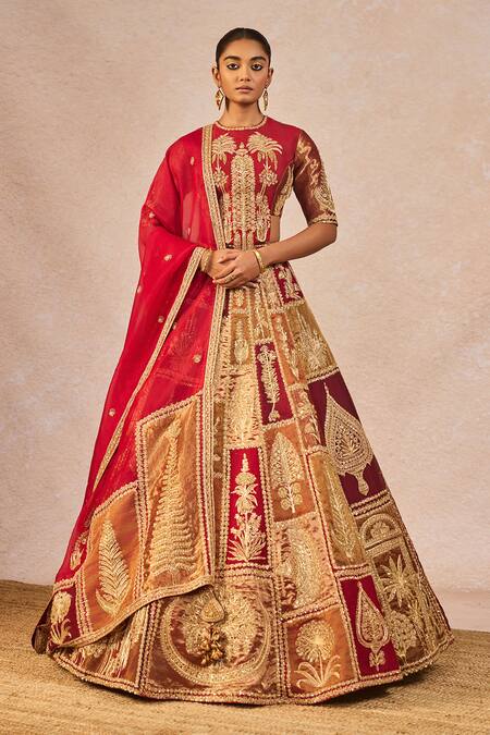 Masaba_Red Tissue, Organza Embroidery, Zari, Dil Ke Pass 12 Kalis Bridal Lehenga Set _Online_at_Aza_Fashions