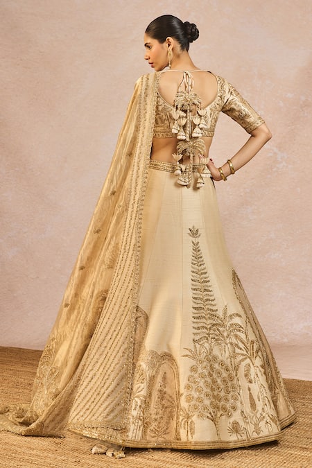 Masaba Namkeen Embroidered 12 Kalis Lehenga Set 