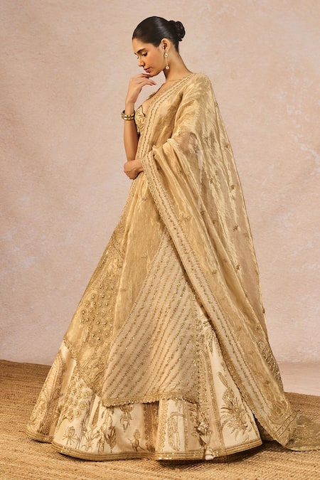 Buy_Masaba_Ivory Tissue, Organza Embroidery, Patchwork, Namkeen 12 Kalis Lehenga Set 