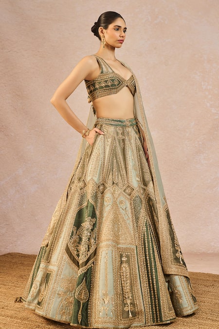 Masaba_Green Tissue, Organza Embroidery, Jaise Koi Sapna 12 Kalis Lehenga Set _at_Aza_Fashions