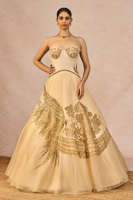 Masaba Ivory Organza, Silk Embroidery, Zari, Pearls Tera Khayal 12 Kalis Lehenga Set at Aza Fashions Masaba_Ivory Organza, Silk Embroidery, Zari, Pearls Tera Khayal 12 Kalis Lehenga Set _at_Aza_Fashions
