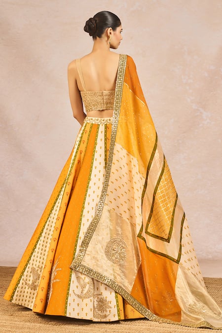 Masaba Aur Tum Embroidered 12 Kalis Lehenga Set 