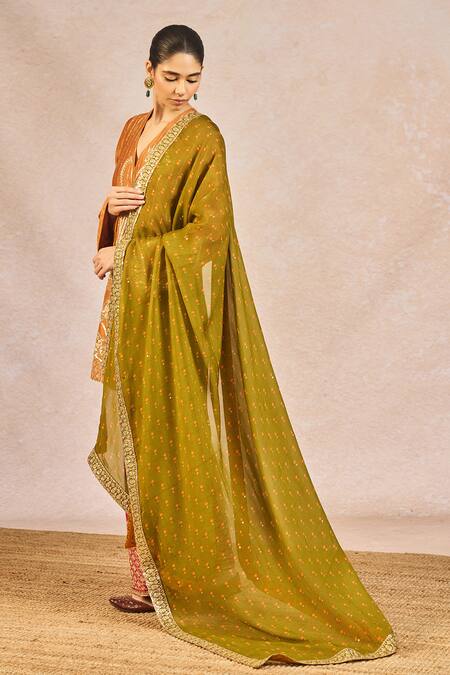 Masaba_Rust Chanderi Embroidery, Zari, Lace, Sequins V-neck Garam Masala Kurta Set _Online_at_Aza_Fashions