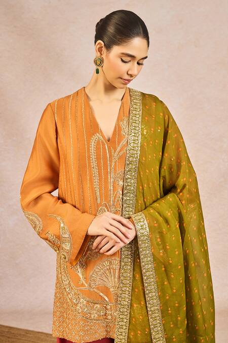 Buy_Masaba_Rust Chanderi Embroidery, Zari, Lace, Sequins V-neck Garam Masala Kurta Set 