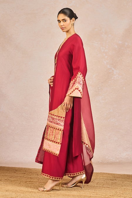 Shop_Masaba_Red Silk, Organza Embroidery, Patchwork, Zari V-neck Baat Ban Gyi Kurta Set _Online_at_Aza_Fashions