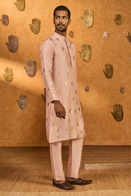 Masaba Pink Silk Foil Printing Baby Whispering Leaf Kurta Set at Aza Fashions Masaba_Pink Silk Foil Printing Baby Whispering Leaf Kurta Set _at_Aza_Fashions