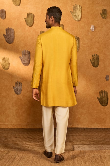 Shop Masaba Yellow Silk Foil Printing Ochre Trinklet And Pots Kurta Set at Aza Fashions Shop_Masaba_Yellow Silk Foil Printing Ochre Trinklet And Pots Kurta Set_at_Aza_Fashions