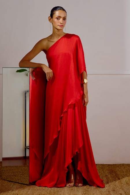 Lavanya Ahuja Red Satin, Georgette One Shoulder Unfurl Saree Gown Online at Aza Fashions Lavanya Ahuja_Red Satin, Georgette One Shoulder Unfurl Saree Gown _Online_at_Aza_Fashions