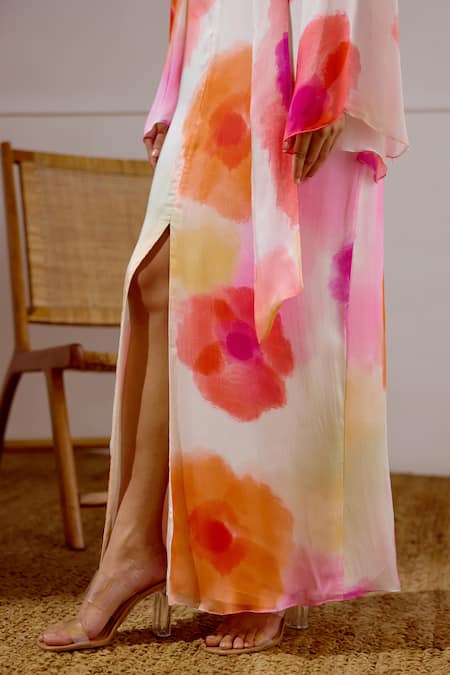 Buy_Lavanya Ahuja_Multi Color Chiffon V-neck Solstice Printed Kaftan 
