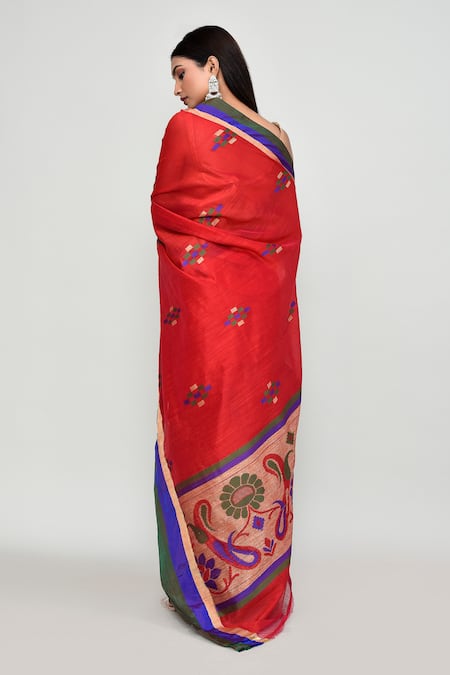 Naintara Bajaj Contrast Border Saree With Running Blouse 