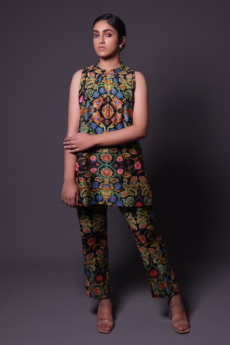 Thetaa Multi Color Chanderi Silk, Shantoon Embroidery Floral Print Kurta And Pant Set 