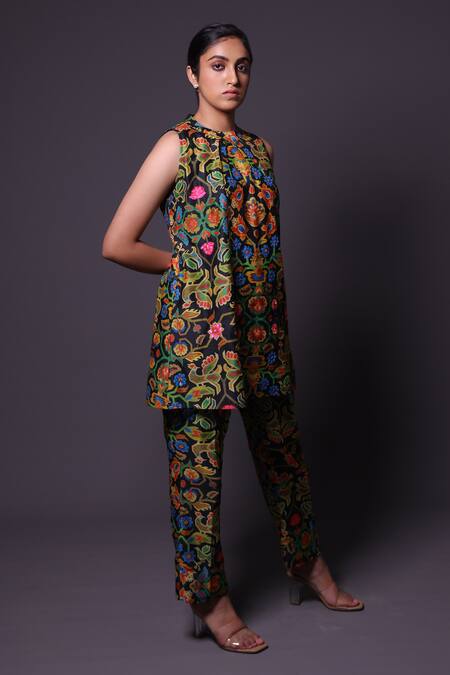 Buy_Thetaa_Multi Color Chanderi Silk, Shantoon Embroidery Floral Print Kurta And Pant Set _Online_at_Aza_Fashions