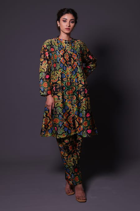 Buy_Thetaa_Multi Color Chanderi Silk, Shantoon Embroidery Round Printed Kurta And Pant Set_Online_at_Aza_Fashions