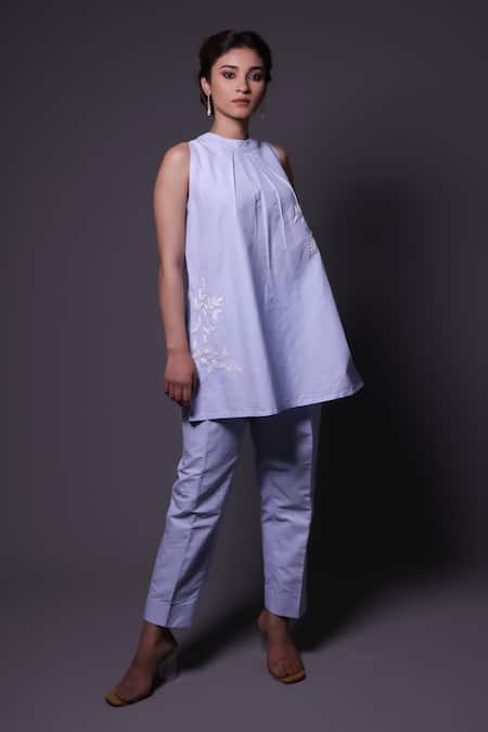 Thetaa Blue Linen, Shantoon Embroidery Round Neck Floral Placement Kurta And Pant Set
