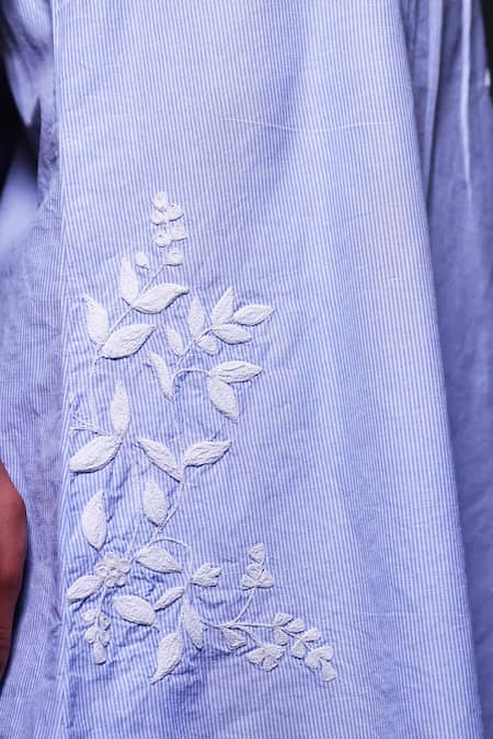 Shop_Thetaa_Blue Linen, Shantoon Embroidery Round Neck Floral Placement Kurta And Pant Set _Online_at_Aza_Fashions