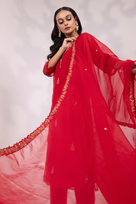 Yoseba Red Organza Embroidery, Zari V-neck Kurta Set at Aza Fashions Yoseba_Red Organza Embroidery, Zari V-neck Kurta Set _at_Aza_Fashions