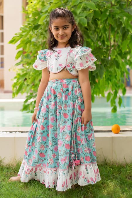 Plumcheeks White Cotton Tassels, Ruffles Printed Blouse And Skirt Set 