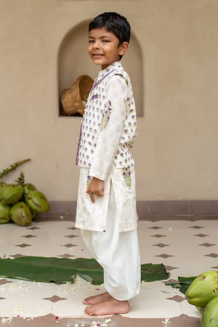 Plumcheeks_Off White Cotton Jamuni Butti Printed Bundi And Kurta Set _Online_at_Aza_Fashions
