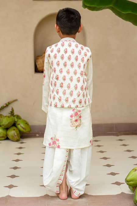 Plumcheeks Manika Butti Print Bundi & Kurta Set 