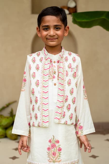 Shop_Plumcheeks_Off White Cotton Manika Butti Print Bundi And Kurta Set _Online_at_Aza_Fashions