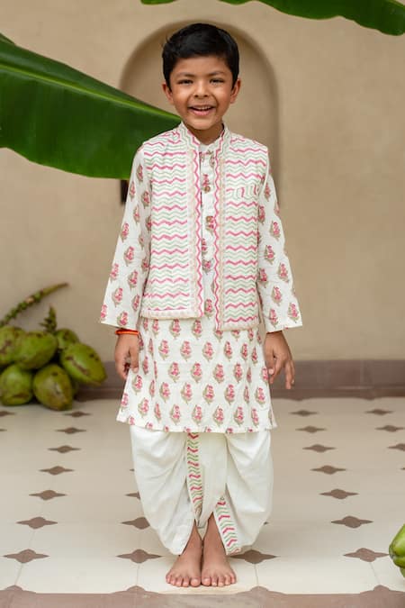 Plumcheeks Off White Cotton Lace Chevron Print Bundi And Kurta Set 
