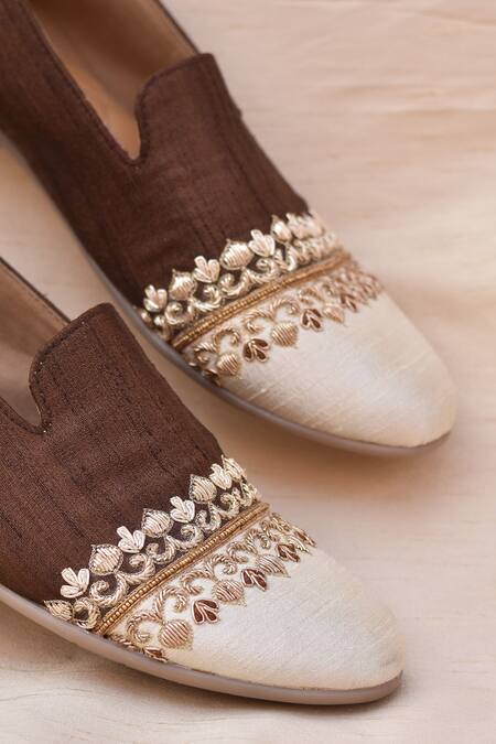 Around Always Brown Ayan Zardozi Embroidered Loafers Online at Aza Fashions Around Always_Brown Ayan Zardozi Embroidered Loafers _Online_at_Aza_Fashions