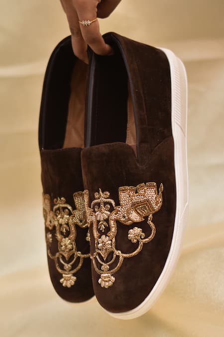 Around Always Brown Gajj Thread Embroidered Sneakers