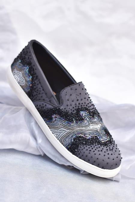 Around Always Gray Liv Cutdana Embroidered Sneakers
