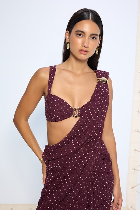 Buy_Ekaya Banaras_Maroon Chiffon Movable Brooch Dotted Saree With Running Blouse _Online_at_Aza_Fashions