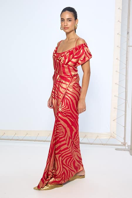 Shop Ekaya Banaras Red Silk Zari Handwoven Classic Saree With Running Blouse Online at Aza Fashions Shop_Ekaya Banaras_Red Silk Zari Handwoven Classic Saree With Running Blouse _Online_at_Aza_Fashions