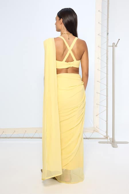 Ekaya Banaras Soft Yellow Movable Brooch Saree With Running Blouse 