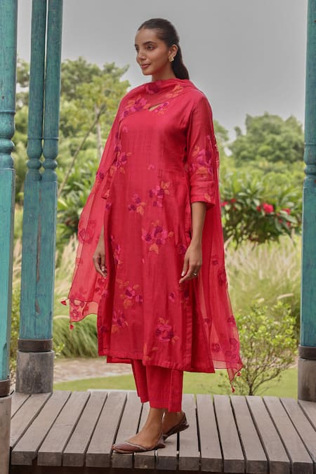 Vaayu Red Muslin, Cotton Embroidery, Tassels V-neck Berry Floral Kurta Set Online at Aza Fashions Vaayu_Red Muslin, Cotton Embroidery, Tassels V-neck Berry Floral Kurta Set_Online_at_Aza_Fashions