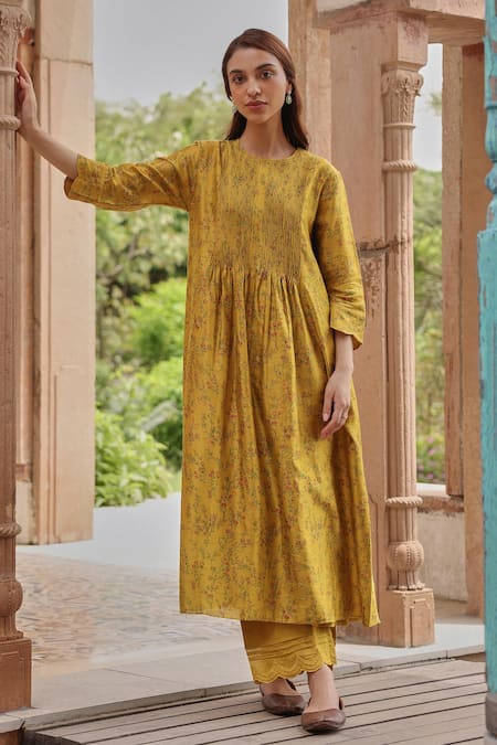 Buy_Vaayu_Yellow Silk Embroidery Round Neck Tuscany Pintuck Kurta And Pant Set _Online_at_Aza_Fashions