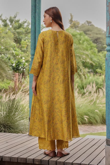Vaayu Tuscany Pintuck Kurta & Pant Set 