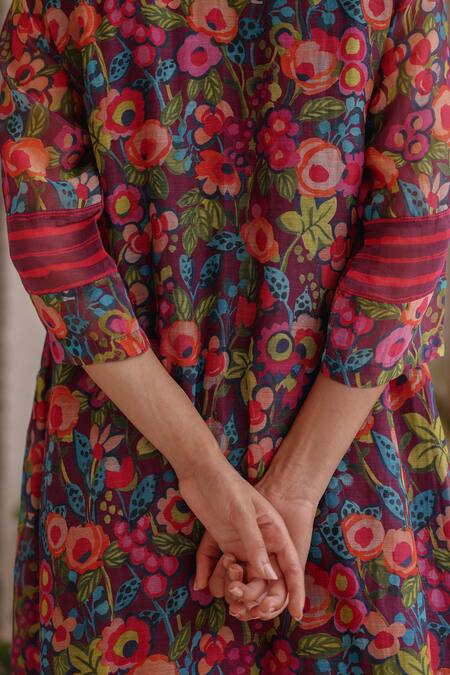 Buy_Vaayu_Multi Color Muslin, Cotton V-neck Amethyst Bloom Printed Kurta And Pant Set _Online_at_Aza_Fashions